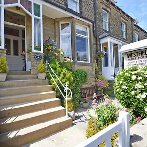  Holiday home Westfield House - Characterful 7 Bedroom Townhouse United Kingdom